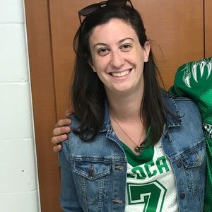 Meet your Posher, Laura